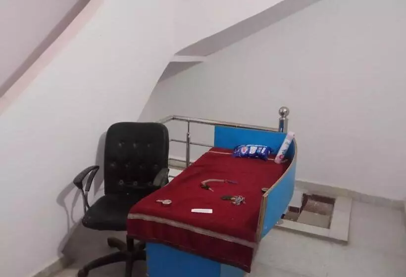 ペンション S K Shukla Guest House