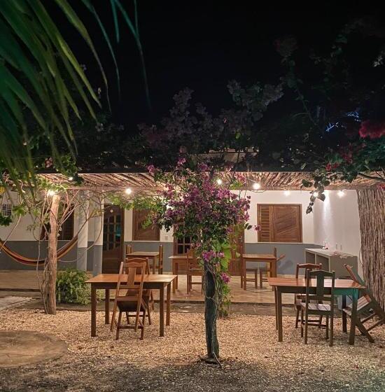 旅馆 The Jungle, Village & Beach