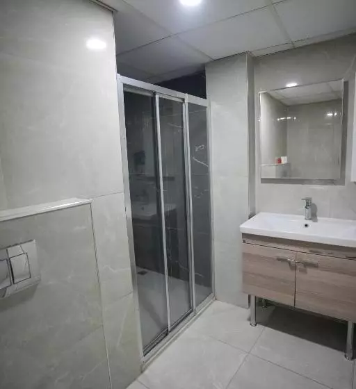 Amazon Suit Otel