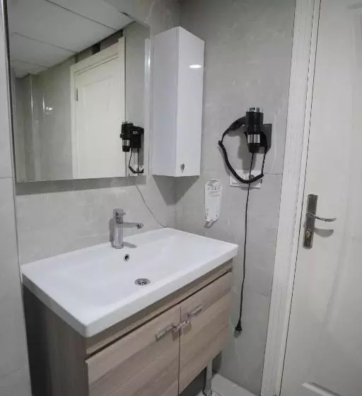 Amazon Suit Otel