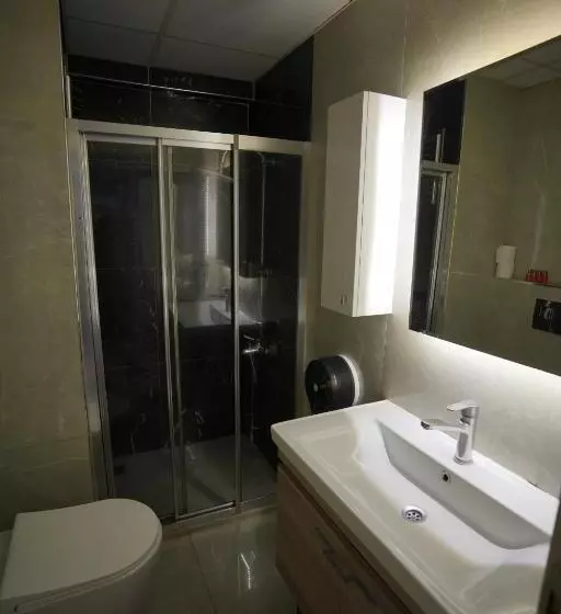 Amazon Suit Otel