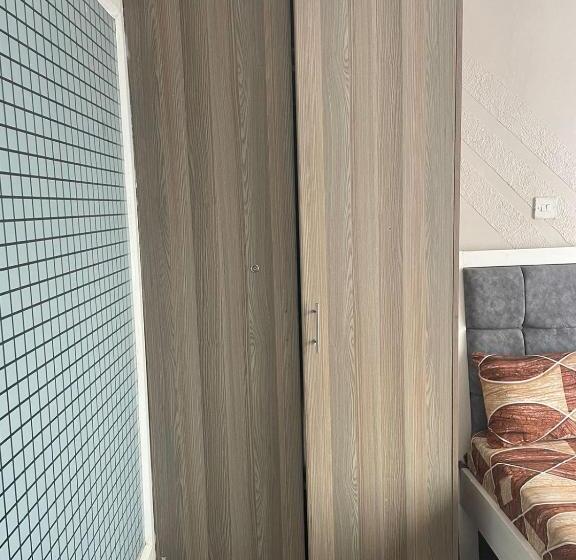 تختخواب و صبحانه Tsavo Studio