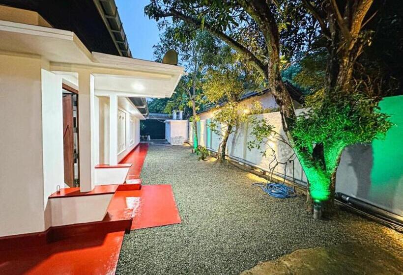 Hotel Coastal Breeze