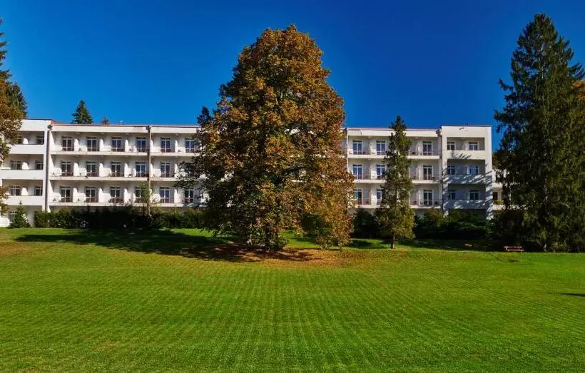 هتل Palace   Kúpele Sliač