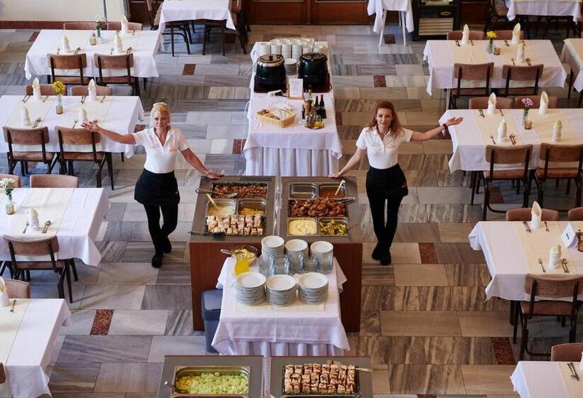 בית מלון כפרי Palace   Kúpele Sliač