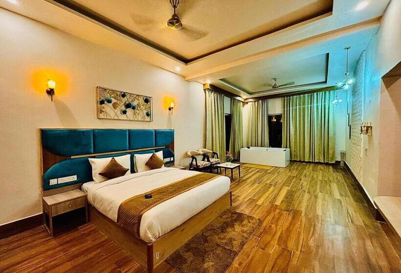 هتل Corbett The Regnum Resort