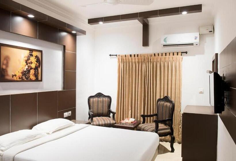 ホテル The Vyshakh