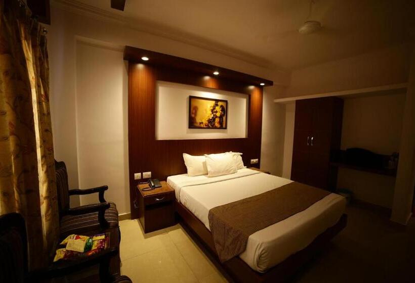 ホテル The Vyshakh