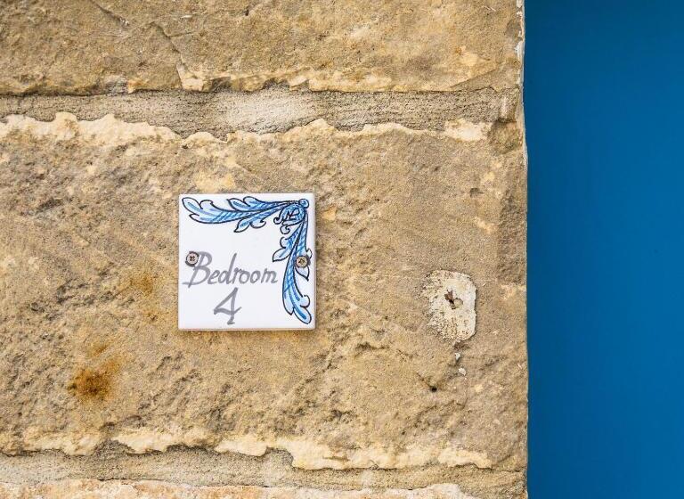 پانسیون Coastal Harmony 4 At Tan Neputi