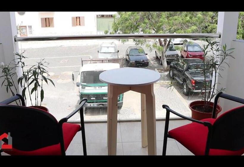 پانسیون Guest House Lina Elisa