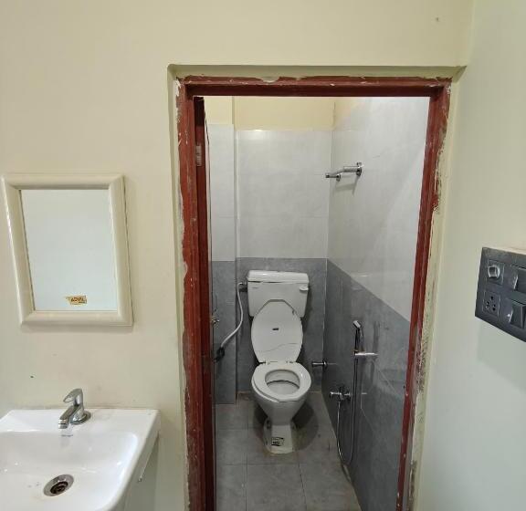 پانسیون Shivalaya Lodge