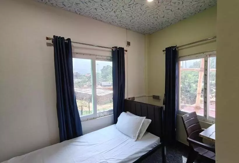 ペンション Shivalaya Lodge