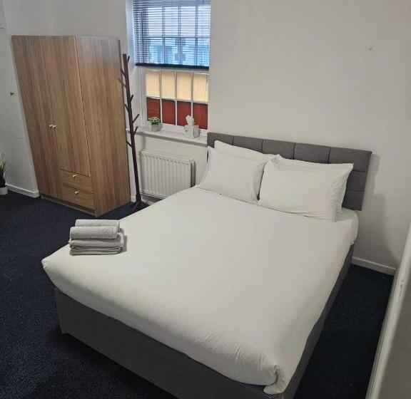 Queens Place   Rooms