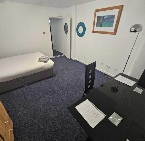 Queens Place   Rooms