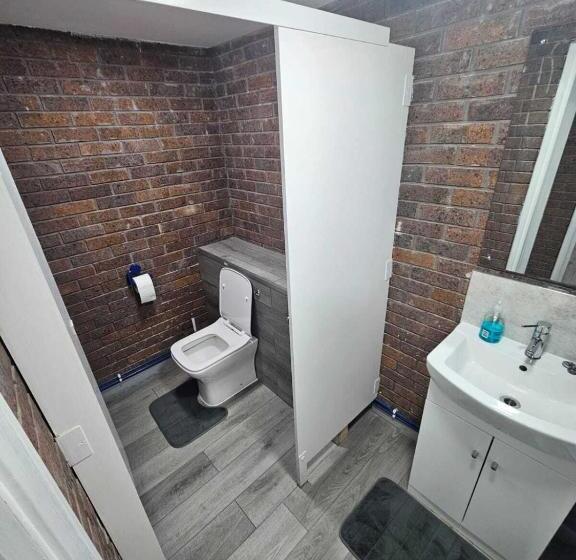 Queens Place   Rooms