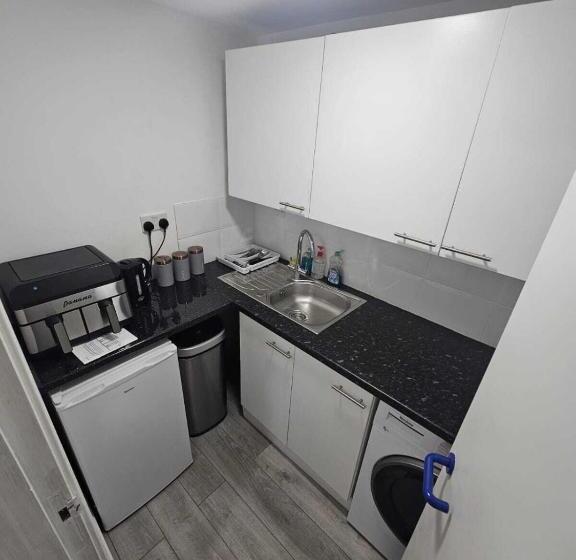 Queens Place   Rooms