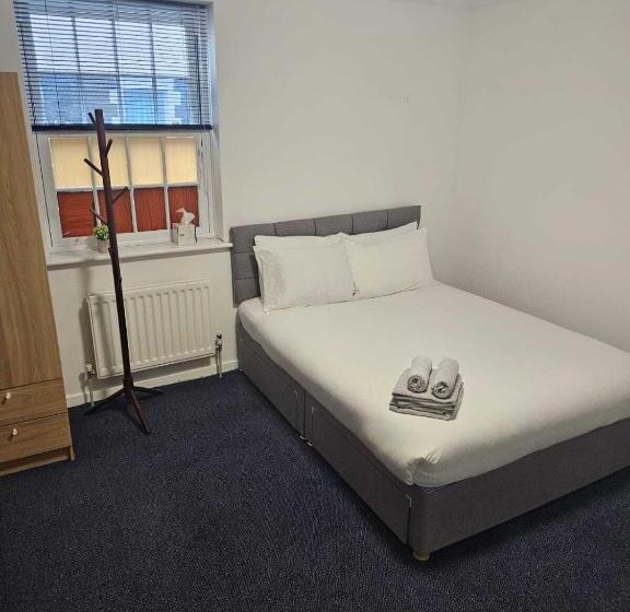 Queens Place   Rooms
