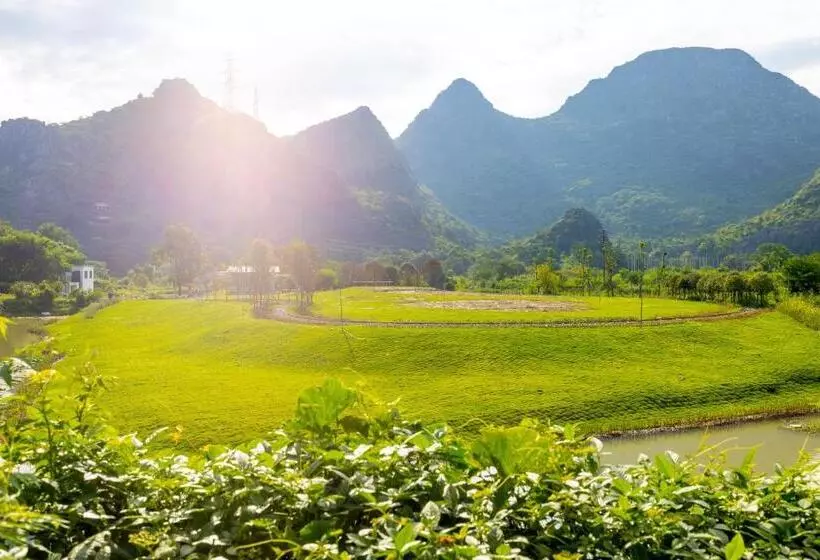 Guilin Peach Blossom Bay