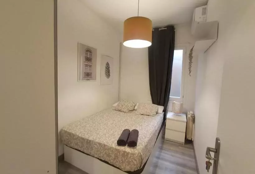 هاستل Private Rooms On Tamarit Street