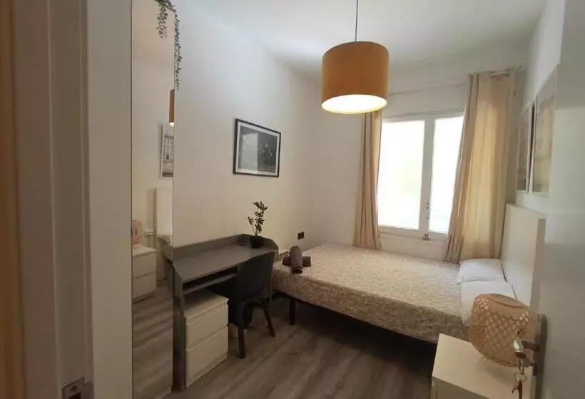 هاستل Private Rooms On Tamarit Street