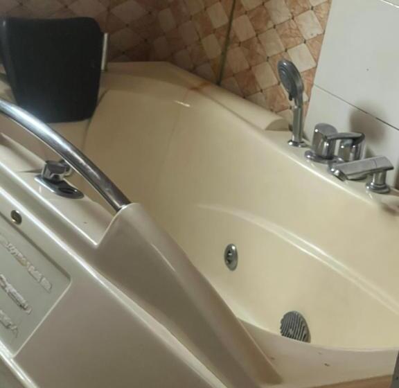 Florence Hotel And Suites