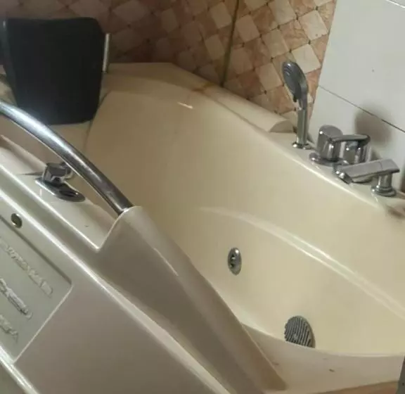 Florence Hotel And Suites