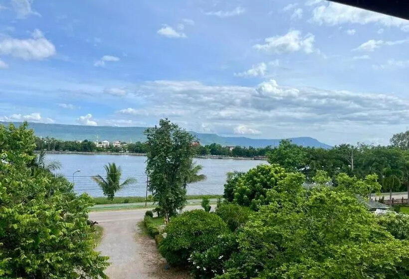 ホテル โรงแรมศิริธารา