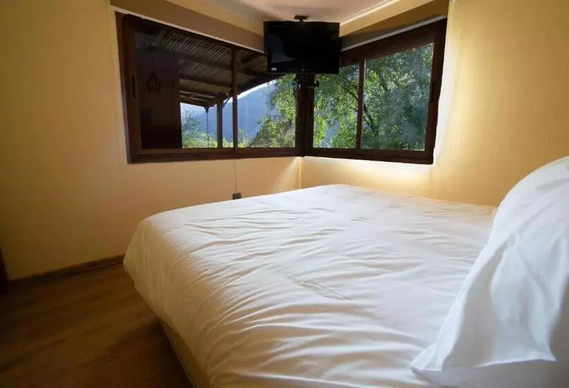 Hotelli Parque San José   Caja Los Héroes