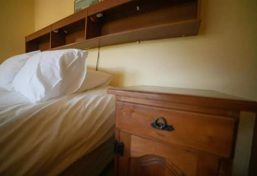 Hotelli Parque San José   Caja Los Héroes