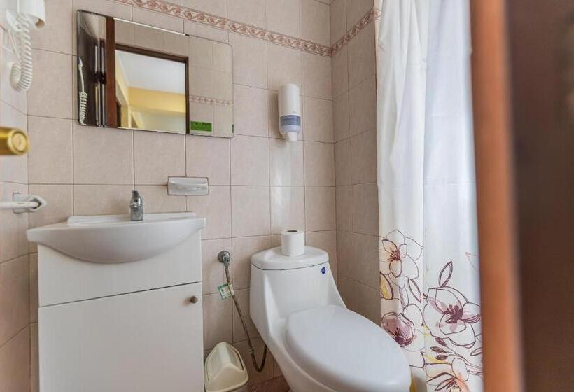 Hotel Parque San José Caja Los Héroes