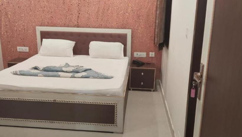 Отель Shri Shyama Shyam Dham