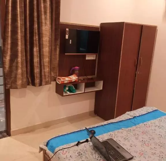 ホテル Shri Shyama Shyam Dham
