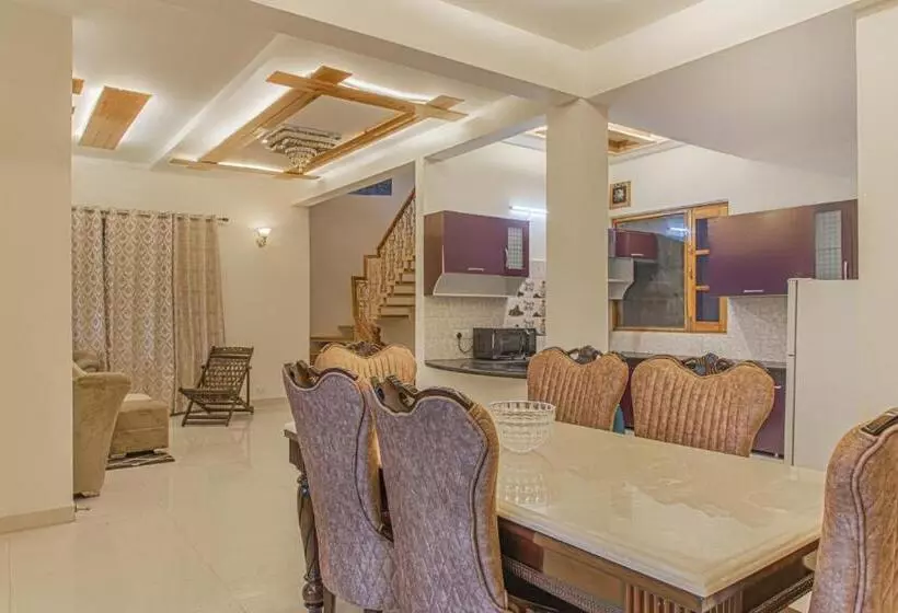 ホテル The Rajmahal Retreat I 3 Bedrooms Entire Villa I Nature Treks & Mountains View I Bonfire I Kasauli B