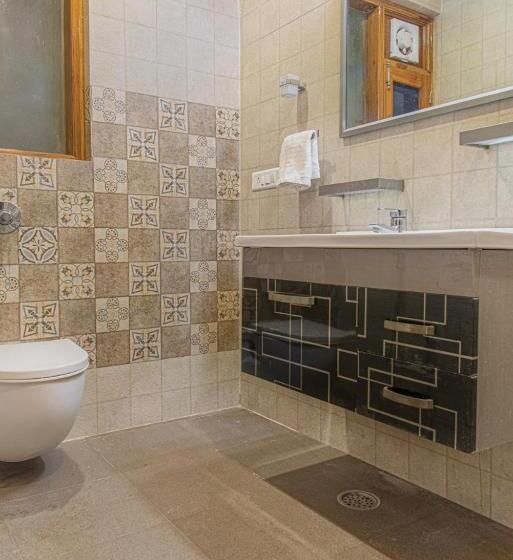 בית מלון כפרי The Rajmahal Retreat I 3 Bedrooms Entire Villa I Nature Treks & Mountains View I Bonfire I Kasauli B