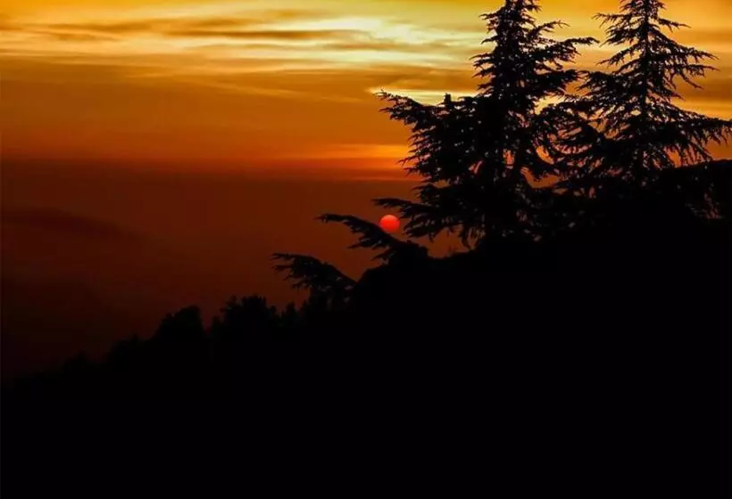 ホテル The Rajmahal Retreat I 3 Bedrooms Entire Villa I Nature Treks & Mountains View I Bonfire I Kasauli B