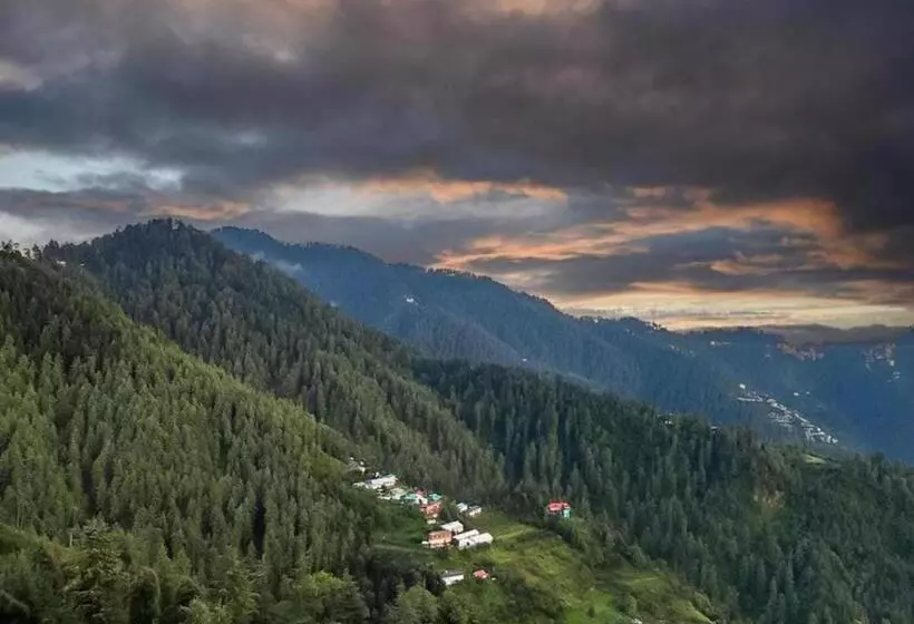 ホテル The Rajmahal Retreat I 3 Bedrooms Entire Villa I Nature Treks & Mountains View I Bonfire I Kasauli B
