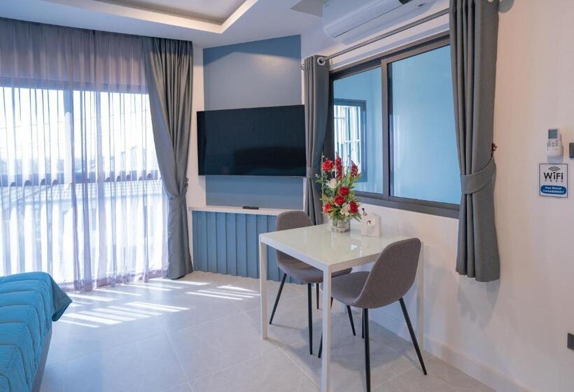 Hotel Three One East