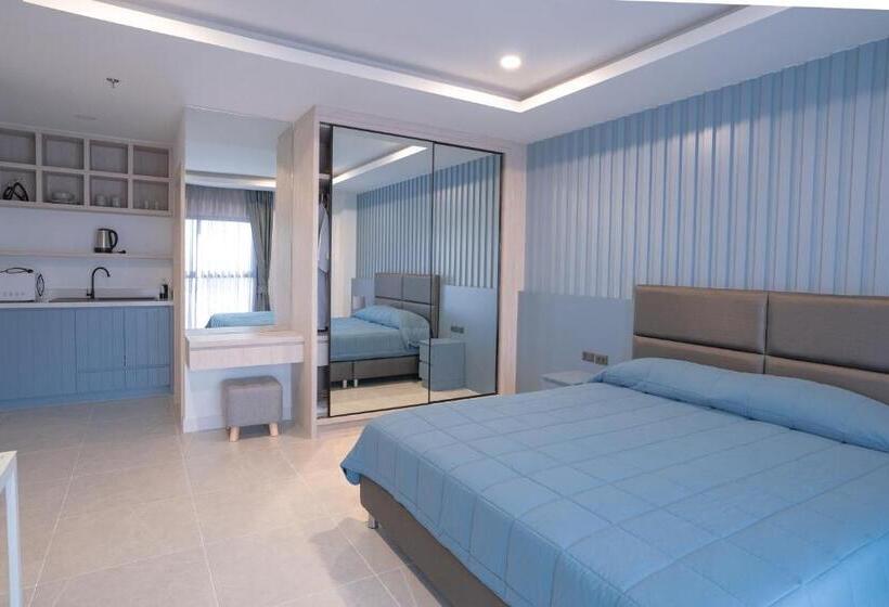 Hotel Three One East