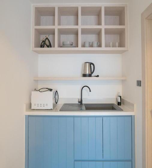 Hotel Three One East