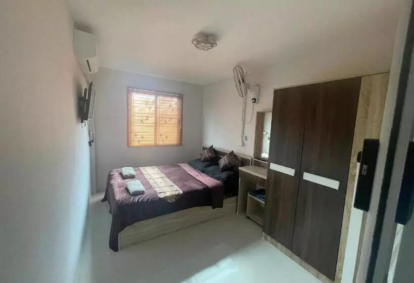 Ilin Hostel Pattaya