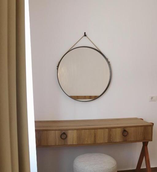 Noima Hotel & Suites