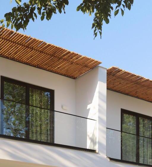 Noima Hotel & Suites