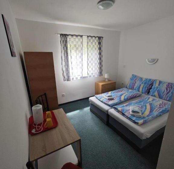 פנסיון Bouda Jestřábí