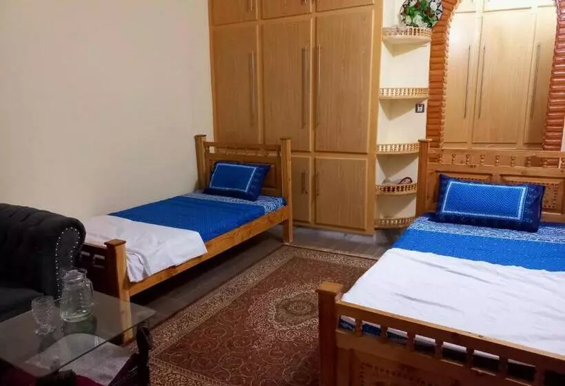 پانسیون Home Away From Home
