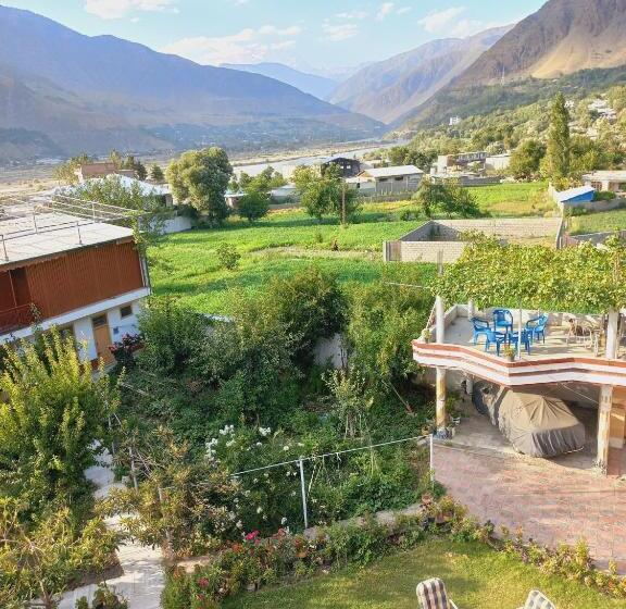 پانسیون Home Away From Home