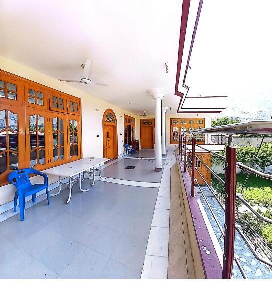 پانسیون Home Away From Home