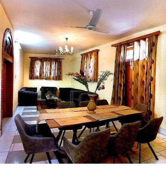 پانسیون Home Away From Home