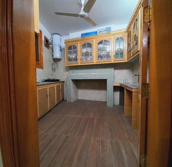 پانسیون Home Away From Home