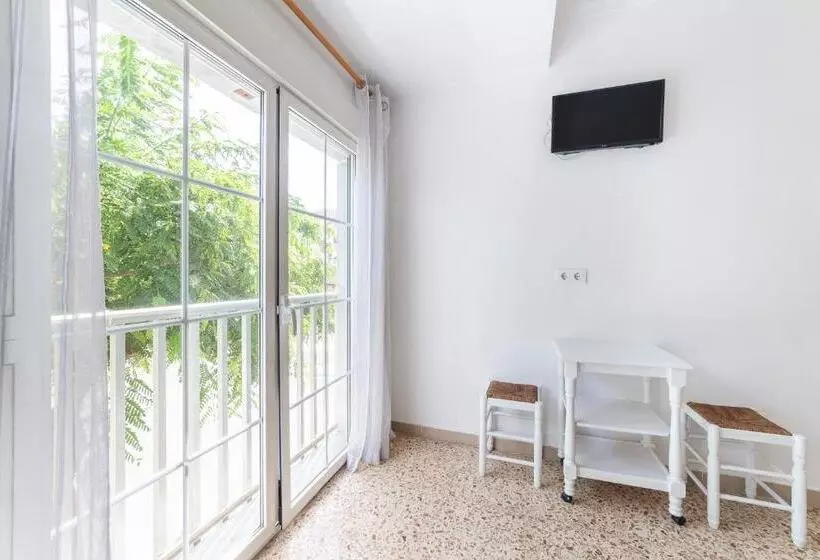 ペンション Hostal Moya