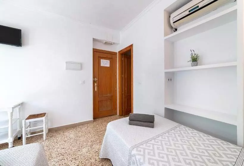 ペンション Hostal Moya